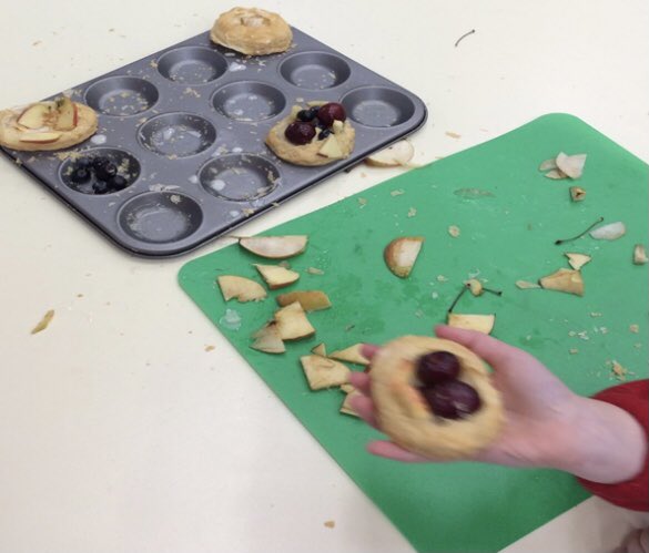 StBartsAcademy's tweet photo. Year 3 have enjoyed baking Tarte Tatin in Design and Technology. https://t.co/loNUVTfysf