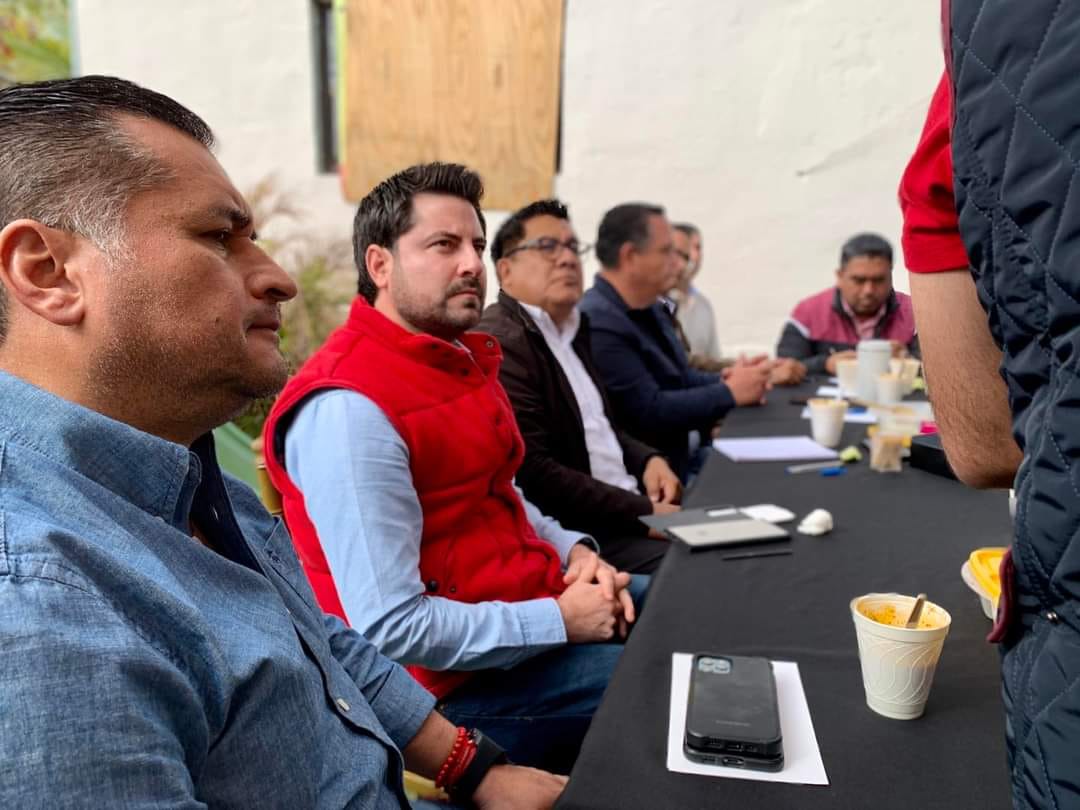 SaulGonzal9's tweet photo. El @GobBCS es fuerte en el combate a la violencia de genero, pero también vamos brindar las oportunidades para que todos los buenos ciudadanos de los #LosCabos puedan desarrollar por todas las vías la cultura de la denuncia. #YaParale a #LaVioliencia https://t.co/qs1pH47pge