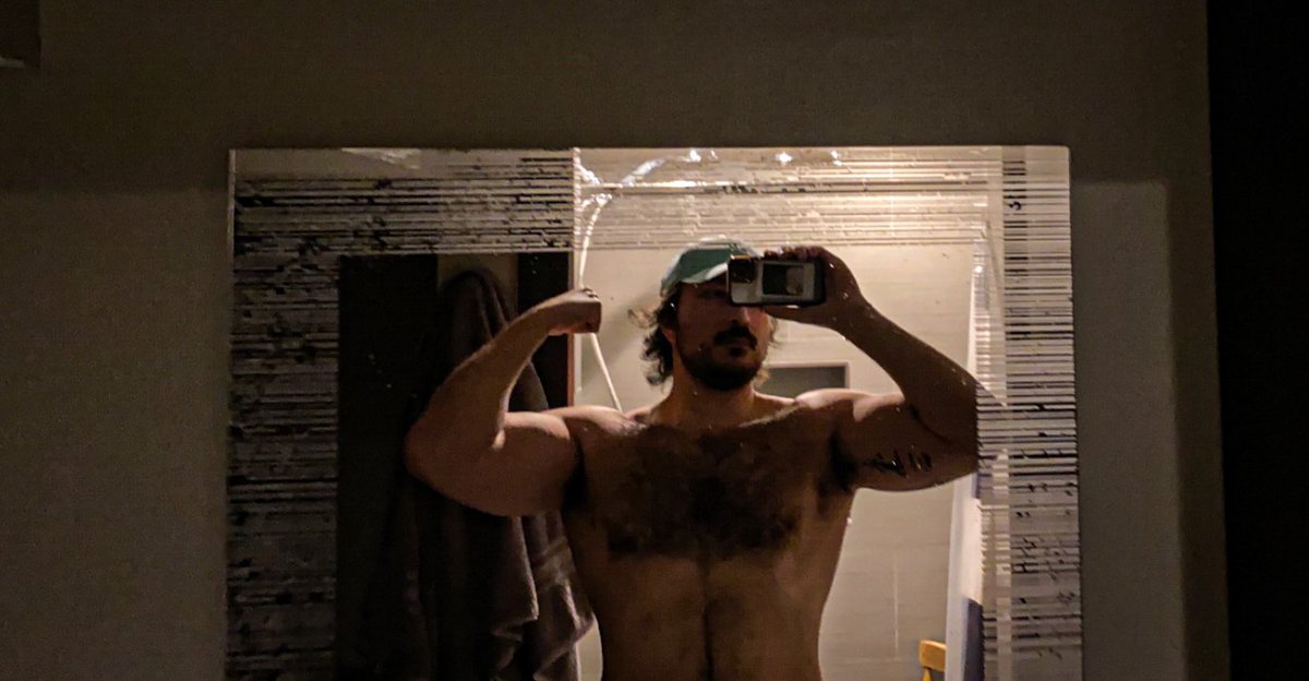 Always feel conscious posting progress pics like these but this is all apart of the journey and not the final result. Originally I wanted to be around 215lbs, but I’ve decided to push myself further and drop to 200lbs. 17lbs to go, lifts are tougher to do but still consistent.