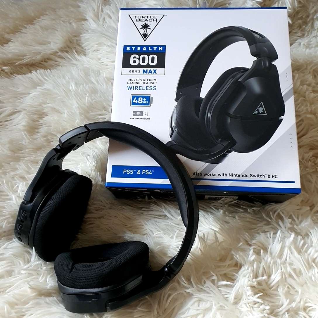 Evolaya's tweet photo. Been using these the past couple days now. Big Thank you to my friends over @TurtleBeach❤️ Luv how comfy they feel &amp; they sound GREAT. Khaleesi tested &amp; approved ✅ 

Use code: 𝐆𝟏𝟎-𝐄𝐕𝐎𝐋𝐀𝐘𝐀 at checkout for 𝟏𝟎% 𝐨𝐟𝐟 #Stealth600Gen2Max #ad https://t.co/HhmQF4p8Rc