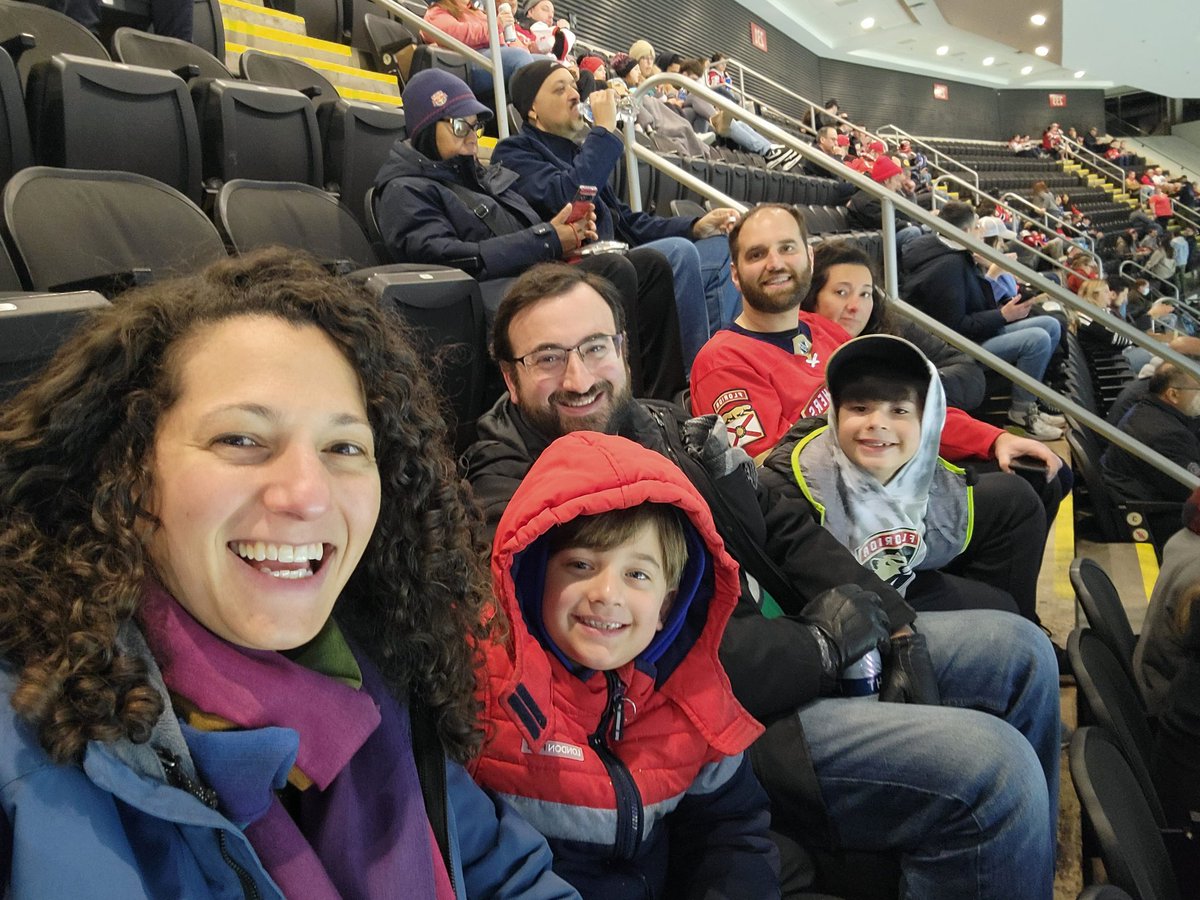 JessicaRothbart's tweet photo. #prupics Go Devils!! https://t.co/juZxUhgPPP