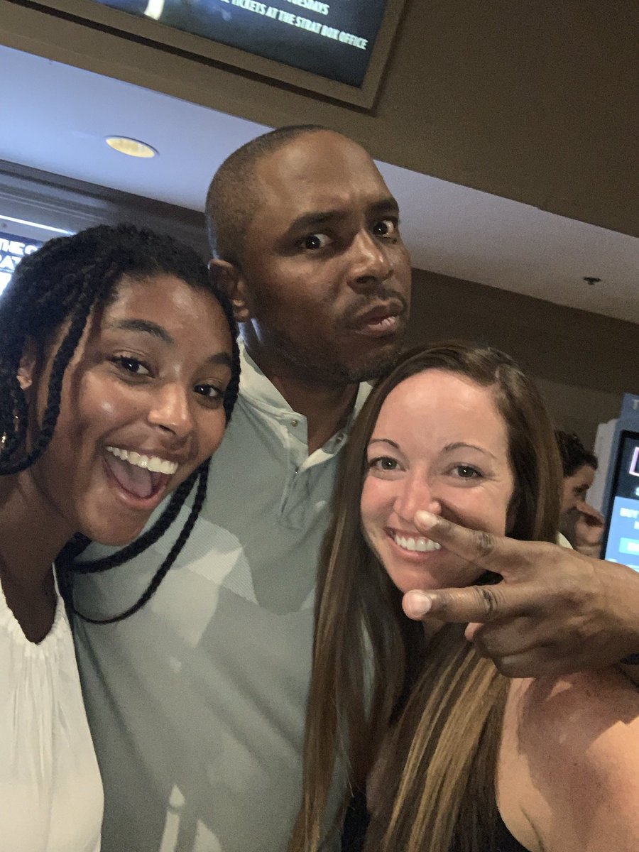 Happy Sr. Day <a href="/naomijacksonnn/">Naomi Jackson</a> can’t believe your collegiate career will soon come to an end.  You’ve made me so proud and I love you sooooo much, WELL DONE!!!  Forever grateful <a href="/WashU_WBB/">WashU Women's Basketball</a> <a href="/RandiHenderson_/">Randi Henderson</a> <a href="/DuezHenderson/">Duez Henderson</a>