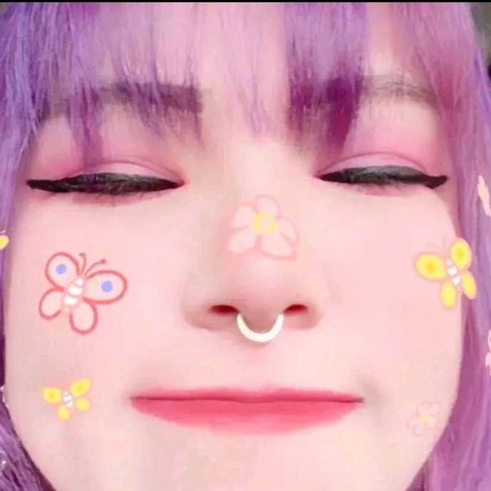 AnielicAUpdates's tweet photo. Te dedico todas mis sonrisas porque fuistes tu quien borro mis lágrimas 🤍. https://t.co/DEVvB4GFoF