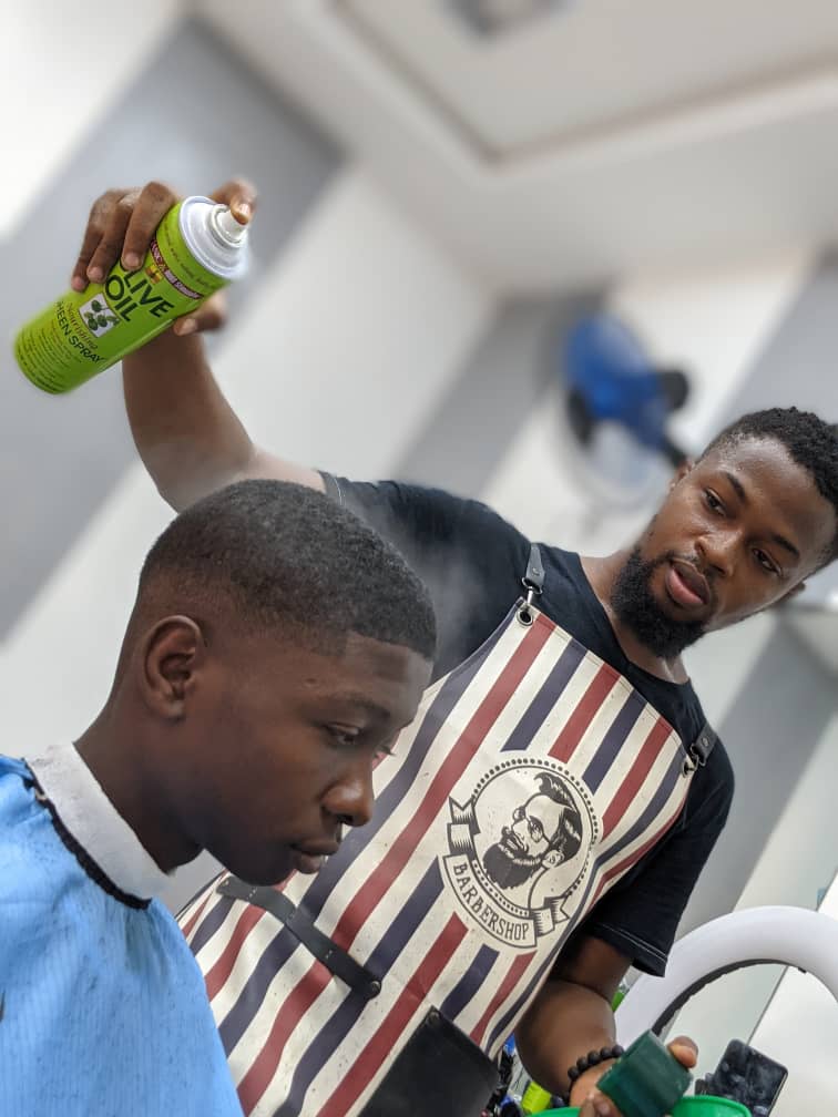 Mho_bolajhi's tweet photo. GWAGWALADA β‘π₯°π€π½πΉπ¬π....
Daily 2k IN β
#Alhamdullilah
#Barbershop
#BestCuts https://t.co/b7eM6kljmQ