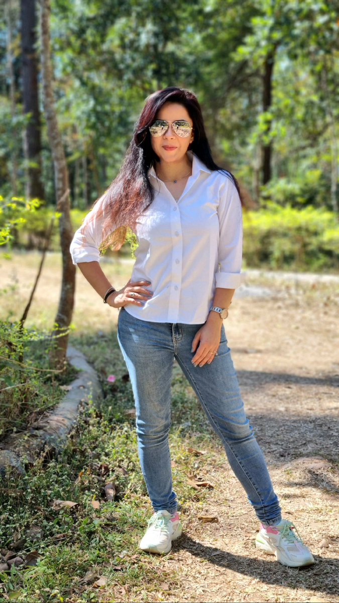 z_theangel's tweet photo. Be You ππ»
The world will Adjust π€π»
#shootingdiaries #fashionstylist #celebritystyle #arakuvalley #1schedule #telugucinema #telugumovie #goodvibes
#mountains #surbhisoni #ztheangel #whiteshirt #forever #foreverfashion #white #aviator #missindiainternational #missjodhpur https://t.co/jLBdZlwl6C