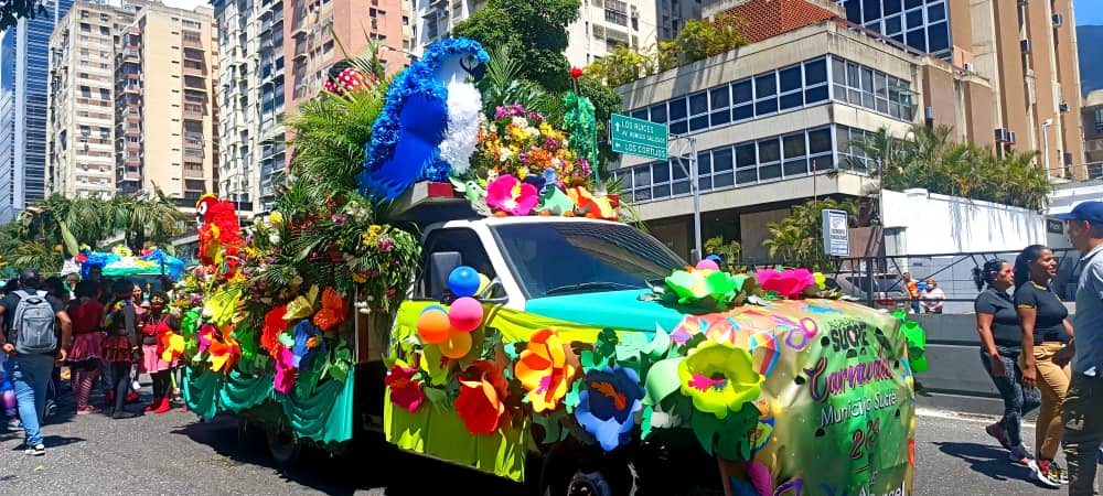 #HOY Caracas eligió a su Reina Juvenil para estos Carnavales Turísticos e Internacionales, en el Salón Venezuela del Círculo Militar. Freyling Arocha @nanunsc2 @gladiuska2023 @jesusrovira2023 @HEIDYSEVILLA4
#ADisfrutarElCarnaval