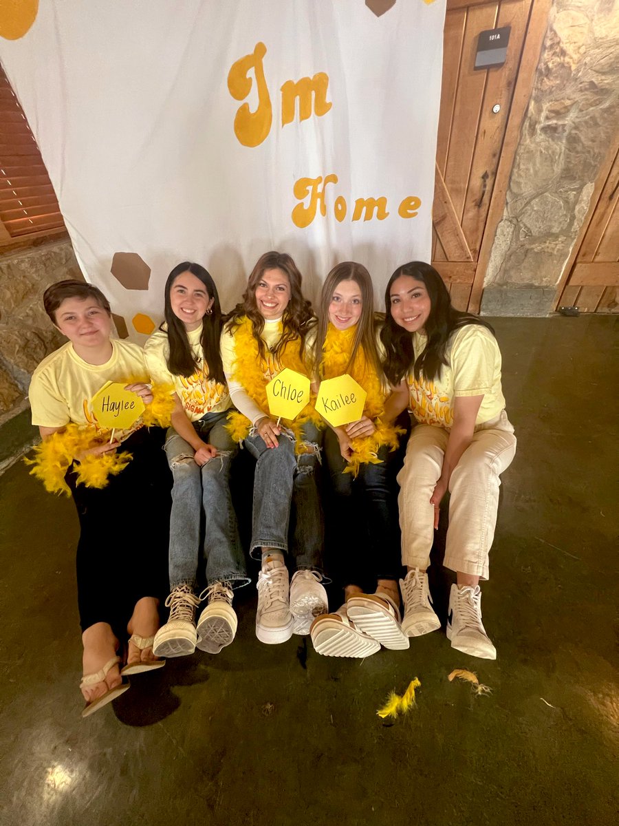 Our new honeys are sweet as can bee !!!☺️🍯💛