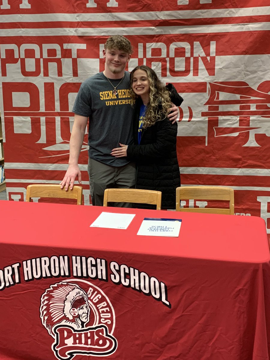 Very Blessed to have committed to Siena Heights! Go Saints! <a href="/SienaHeightsFB/">Siena Heights University Football</a> <a href="/CoachShaah/">Coach Shaah</a> <a href="/CoachKohn12/">Matt Kohn</a> 💛💙