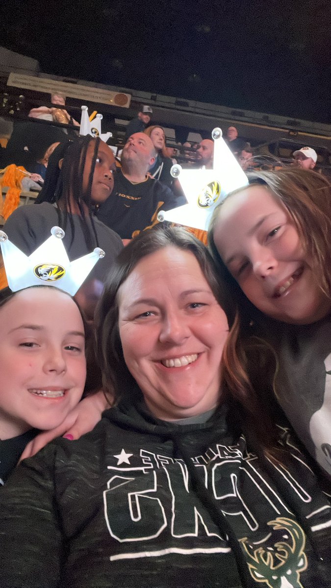 Amanda Jones Drew tweet media