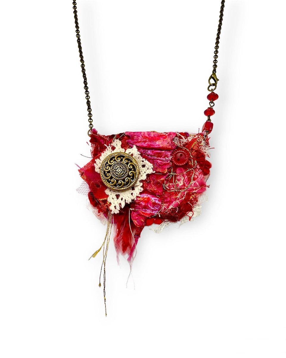 Red Magenta Eco Friendly Fabric Art Necklace Statement - Etsy buff.ly/3ke52w8 #wearableart #handmadelove ❤️
