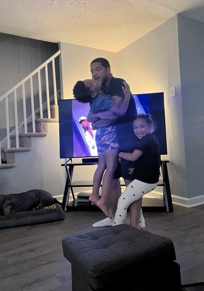 K_Hua's tweet photo. These are some photos fallen Officer Fitzgerald’s family sent me.
I spoke on the phone with his parents, who are taking care of his 4 kids for now.
He promised his kids he’d take them to IHOP this morning, but he never made it home last night. 
@NBCPhiladelphia https://t.co/9tfCJ1r1bl