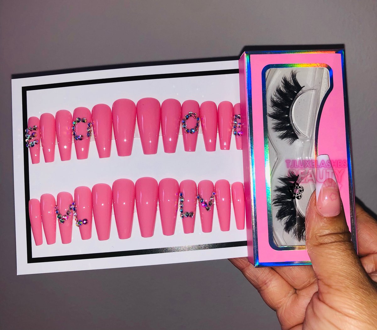 tjluxelashes's tweet photo. Click the link to shop https://t.co/tbgrIMJFaT. Use code 15OFF 💖✨ https://t.co/UrCiZAXZBy