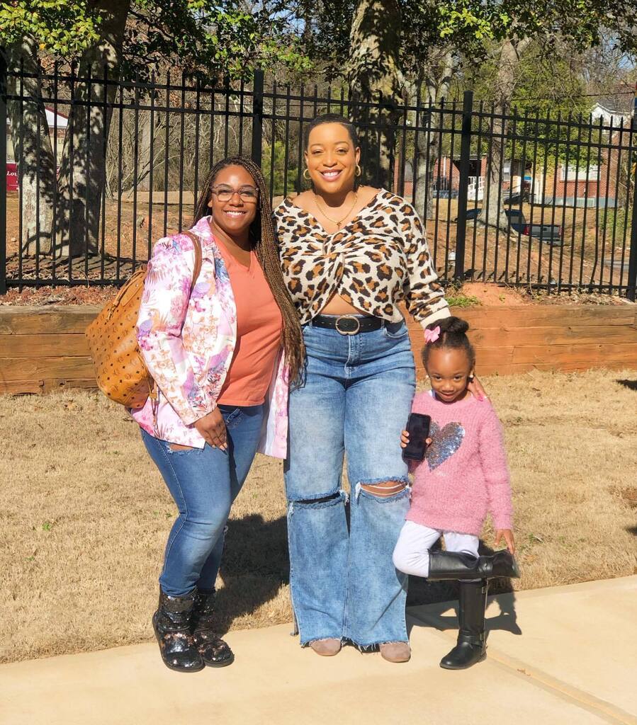 Friends that remind you that it is STILL your birthday month are TOP TIER!!! 🥳 @myfavhomegirl thank you for a beautiful day with brunch AND homemade gifts from you and Journee (see… top tier)!! I feel the love!! ☺️💕