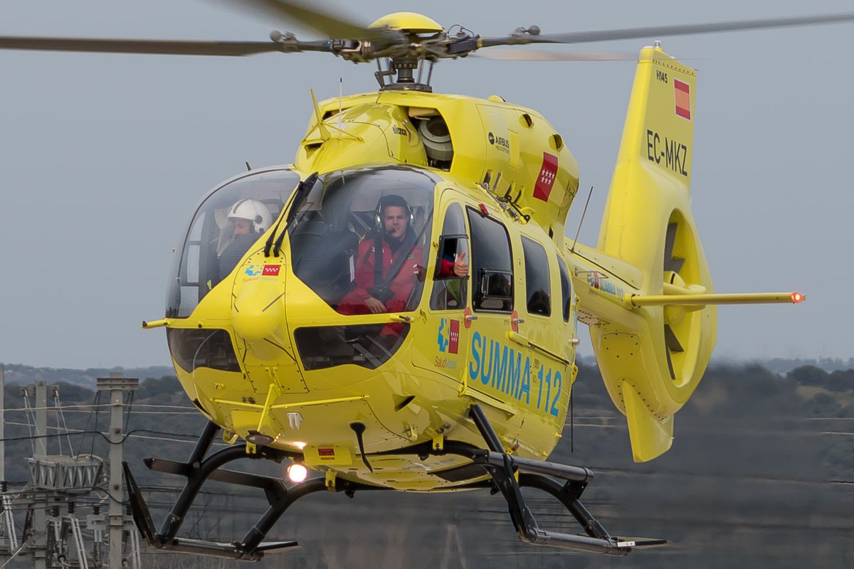 xavi_2901's tweet photo. El nuevo HD.0 y el Summa01 regresando de un aviso en El Escorial
#HD0 #Summa01 #LasRozas @Airbus @AirbusHeli https://t.co/gsyPJoa4bT