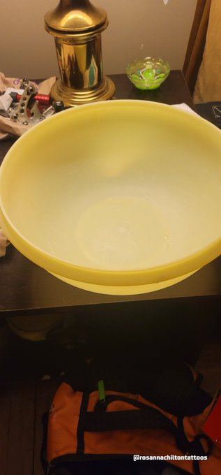 "Is this your bowl?" A speed round on Mom's things lol #dibsonidea https://t.co/Y8qHzAG298<a href="/tag/dibsonidea"class="tags"><span>#dibsonidea</span></a>