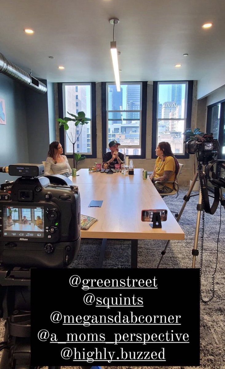 Confidence101's tweet photo. Happy Sunday. Our podcast Cannabis unearthed just recorded episode 12 today with @_squintz at #greenstreet LA.
huge shoutout to him for showing up and showing off his delicious yields
π€€
New episode every Monday!
#foreigngenetics #highlybuzzed #squintz #cannabisunearthed #podcastlife #legacygrower #ogsmokers #momswhotoke #Mmemberville #420babe