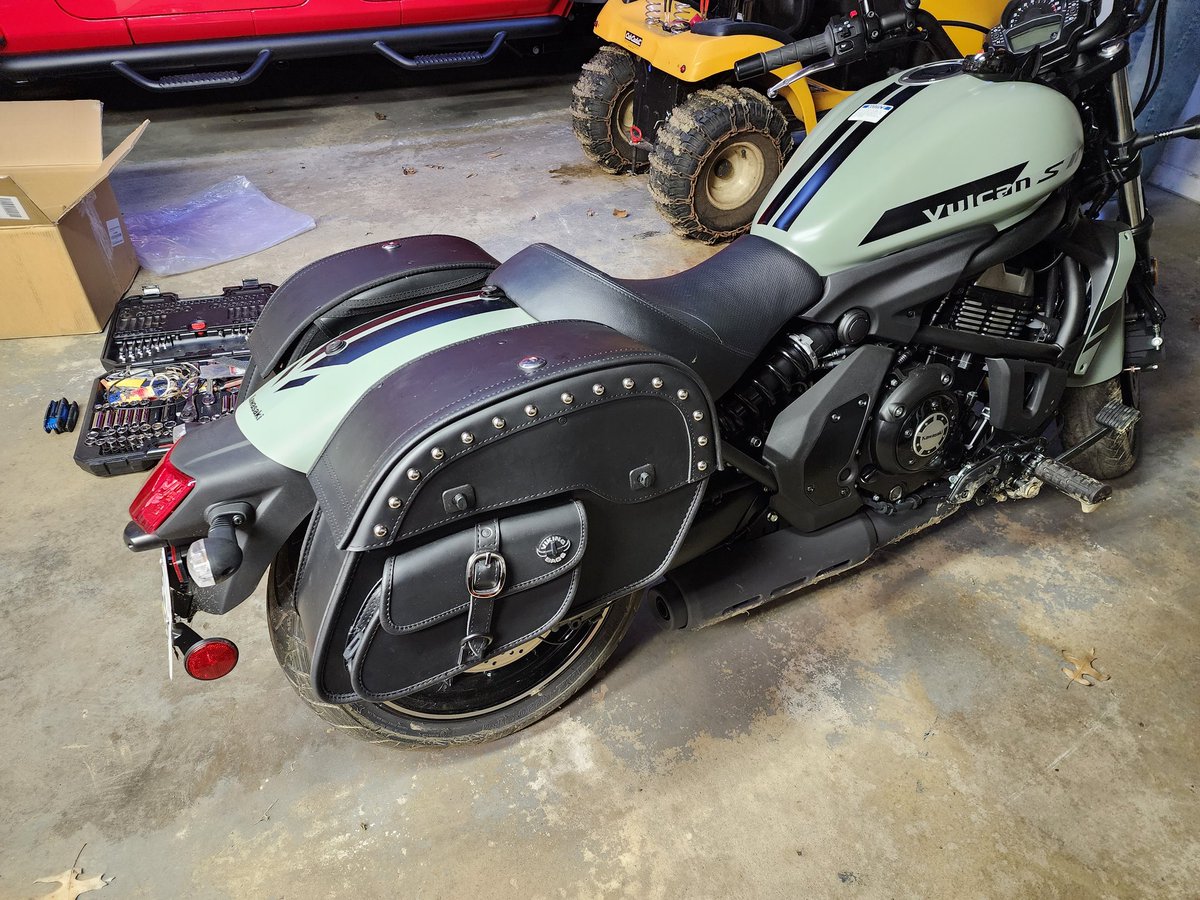 FweenTSP's tweet photo. Finally got my saddle bags installed! @KawasakiUSA #VulkanS @VikingBags #motorcycle #piratelife https://t.co/QRFOfApFCN