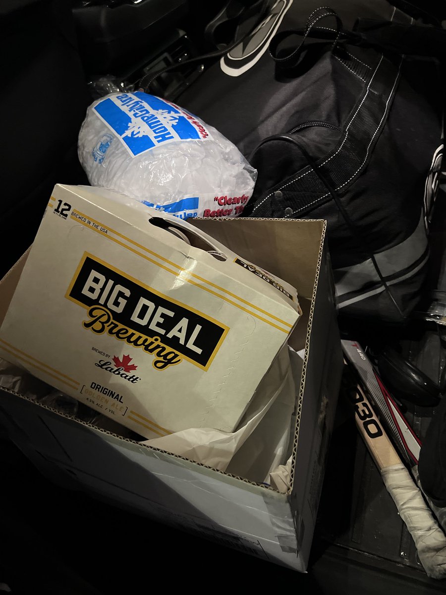TvFred's tweet photo. ⁦@spittinchiclets⁩ i got beer. https://t.co/uZm06B0Zc0