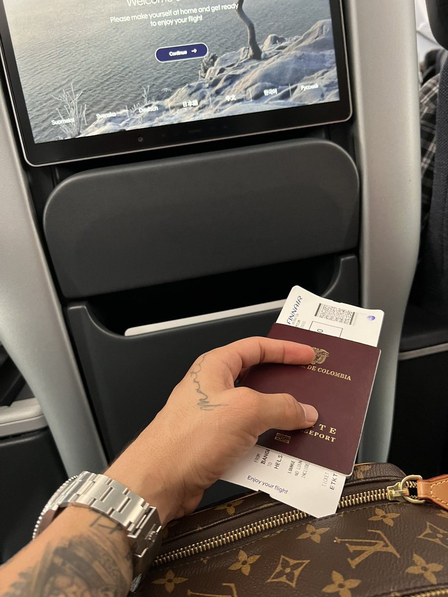 FCasta10's tweet photo. See you soon Poland 🇵🇱⚽️🛫 https://t.co/ytncgGyGL0