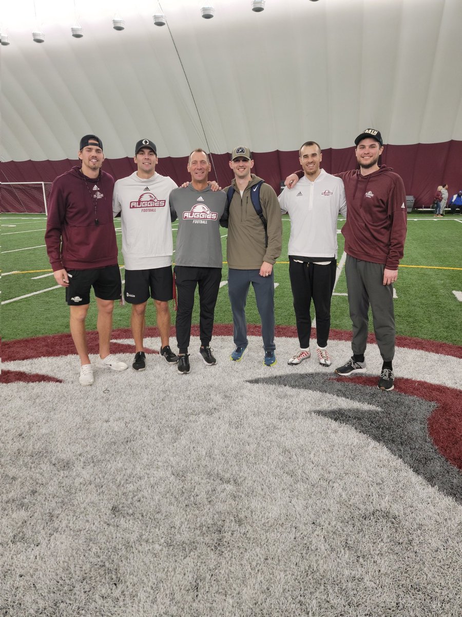 WilkieCoach's tweet image. What an incredible evening we had with 80 of the best QBs and WRs in the area. I was also surrounded by an amazing group of coaches. Thank you to everyone that attended! #WinFromWithin @Augsburg_FB