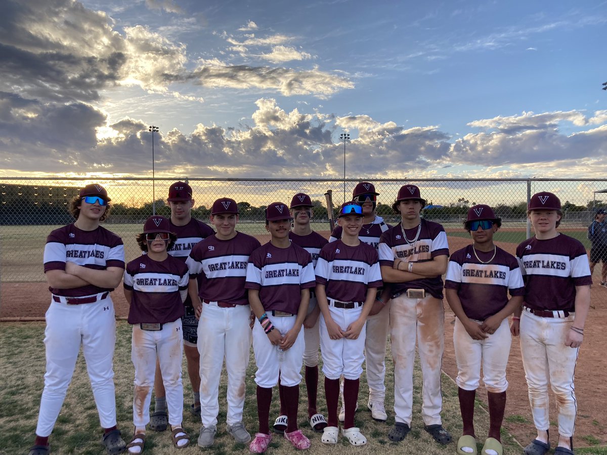 GBG_GreatLakes's tweet photo. GLV Baseball at the PG Southwest Presidents Day Classic in Mesa, AZ.  Left to right….Kragt (MI), Bolling (AZ), Fossitt (MI), Wilson (AZ), Rodriguez (CA), Newberry (MI), Young (AZ), Allen (AZ), Figueroa (AZ), Darrett (CA), Locey (MI).  Quarterfinals Monday! https://t.co/pdTjiVzsqa