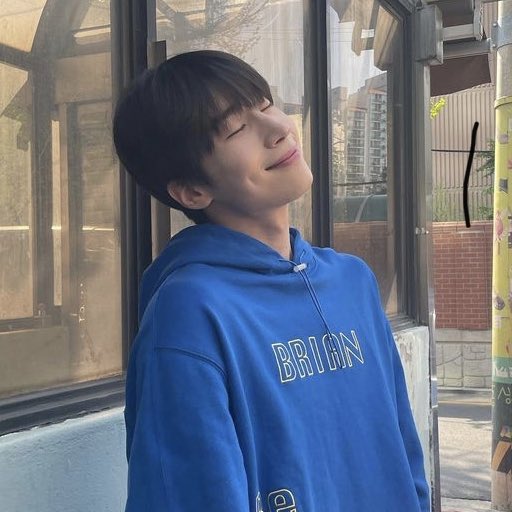 💙                        🌱                        💙

#SEUNGWOO      #한승우       #VICTON