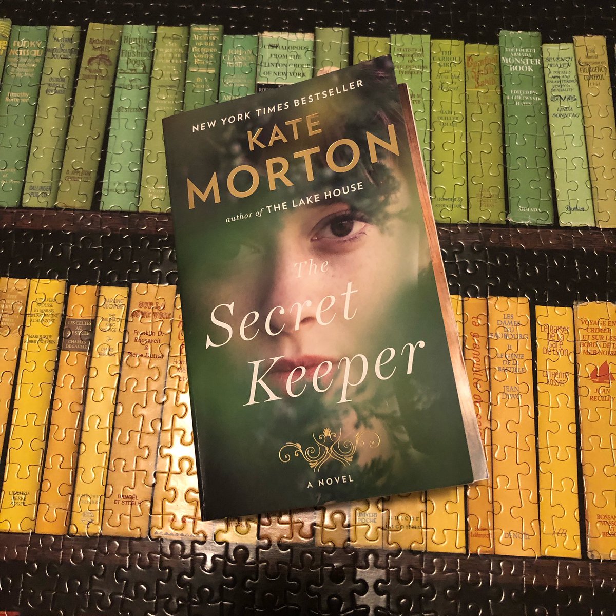 I was fully immersed in this tale of discovering a family secret. I was constantly guessing and trying to predict what would be revealed. Then I had an “Aha” moment before the book’s beautiful and tender ending….loved it!❤️📖 #KateMorton #TheSecretKeeper