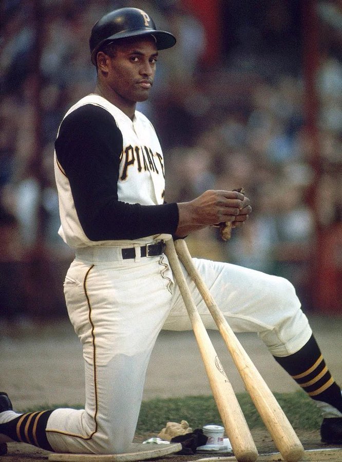 baseballinpix's tweet photo. Roberto Clemente on deck, 1966. Photo by Walter Iooss Jr. https://t.co/q7lBsFmlhu