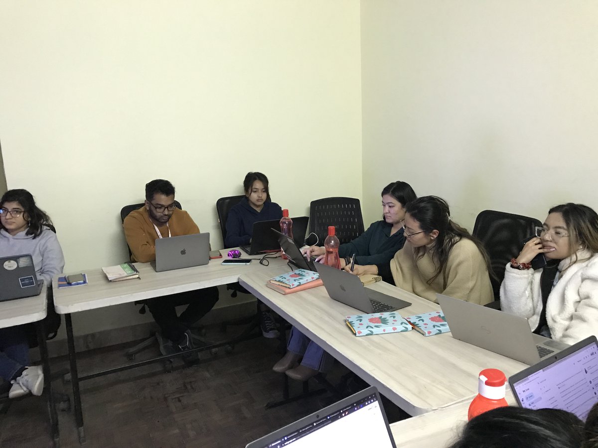 CloudGenese's tweet photo. Empowering our team with better project management skills! ๐
Genese Academy had an insightful learning hour as we explored how to streamline our workflows and collaborate more efficiently.
#GeneseAcademy #LearningHour #Trello #trellosession https://t.co/FmnJKdCMyK