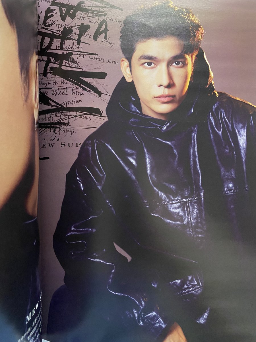 smiley_naka's tweet photo. รูปน้องมิวจากนิตยสารเล่มนี้ของญี่ปุ่นนะคะ เราสั่งตามลายแทงทีมีคนลงว่าใน Amazon Japan มีขาย 😍😊#Mewsuppasit #มิวศุภศิษฏ์ #mewlions #MGmagazine #MGmagazinejapan https://t.co/tKcEcey5HH