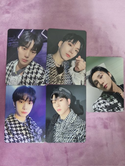 몬스타엑스 비트로드 미공포 판매합니다  💜 장당 0.4 (주헌0.2) 💜 5명 일괄 1.5 💜 미개봉 앨범 장당 0.3 💜 운미포 준등기, 반택 가능  ❗️여러장 가능  https://t