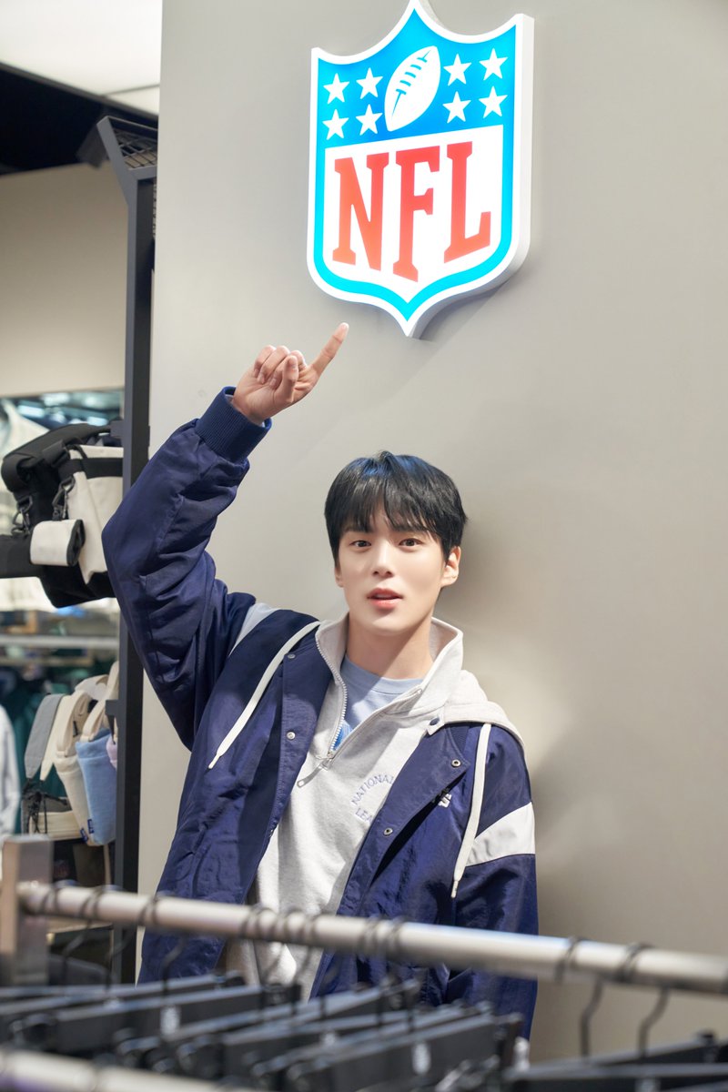 230218 엔에프엘 X 민혁 팬사인회

함께하여 주신 민혁님과 팬 여러분들께 다시 한번 깊은 감사의 말씀 드립니다.

 #엔에프엘 #민혁