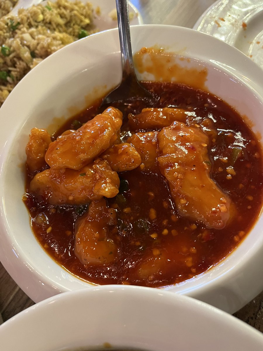 Losthena's tweet photo. CHINESE FOOD 🥘 those momos were BOMB https://t.co/R5FVJnWZxV
