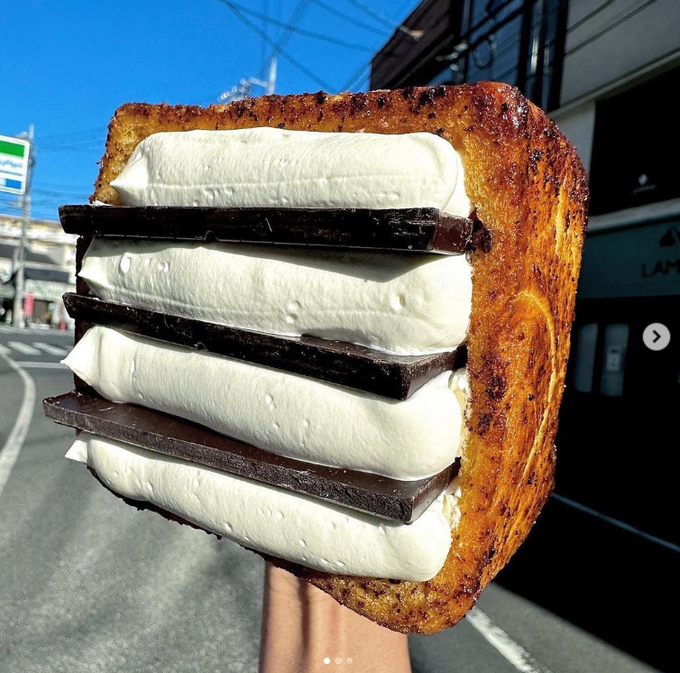 これすごい!!  たっぷりホイップがはいった、 "ホイップ、ホイップ、ホイップ"クリームぱんというみたい！  食べてみたいー💕 https://t.co/B3nlgmWFMC<a href="/tag/%E3%83%95%E3%83%A9%E3%83%9A%E3%83%81%E3%83%BC%E3%83%8E"class="tags"><span>#フラペチーノ</span></a><a href="/tag/%E7%89%A7%E5%A0%B4%E3%83%9F%E3%83%AB%E3%82%AF%E3%83%95%E3%83%A9%E3%83%9A%E3%83%81%E3%83%BC%E3%83%8E"class="tags"><span>#牧場ミルクフラペチーノ</span></a>