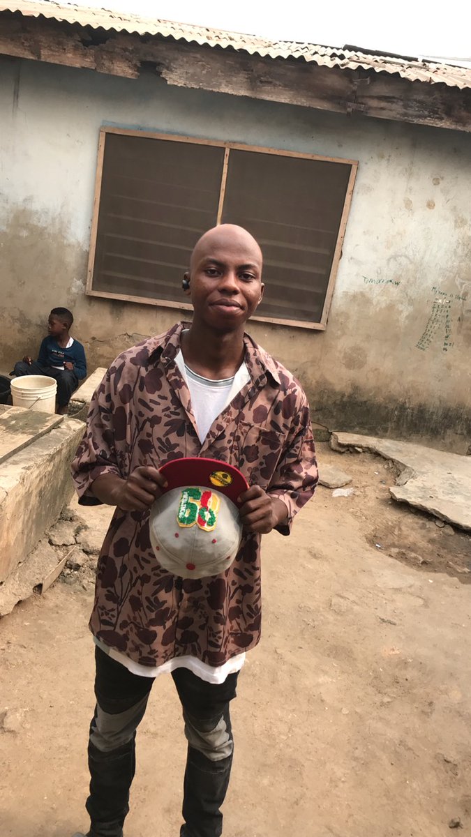 The_flowmaker's tweet image. Send cash, it's really hard here 🥺