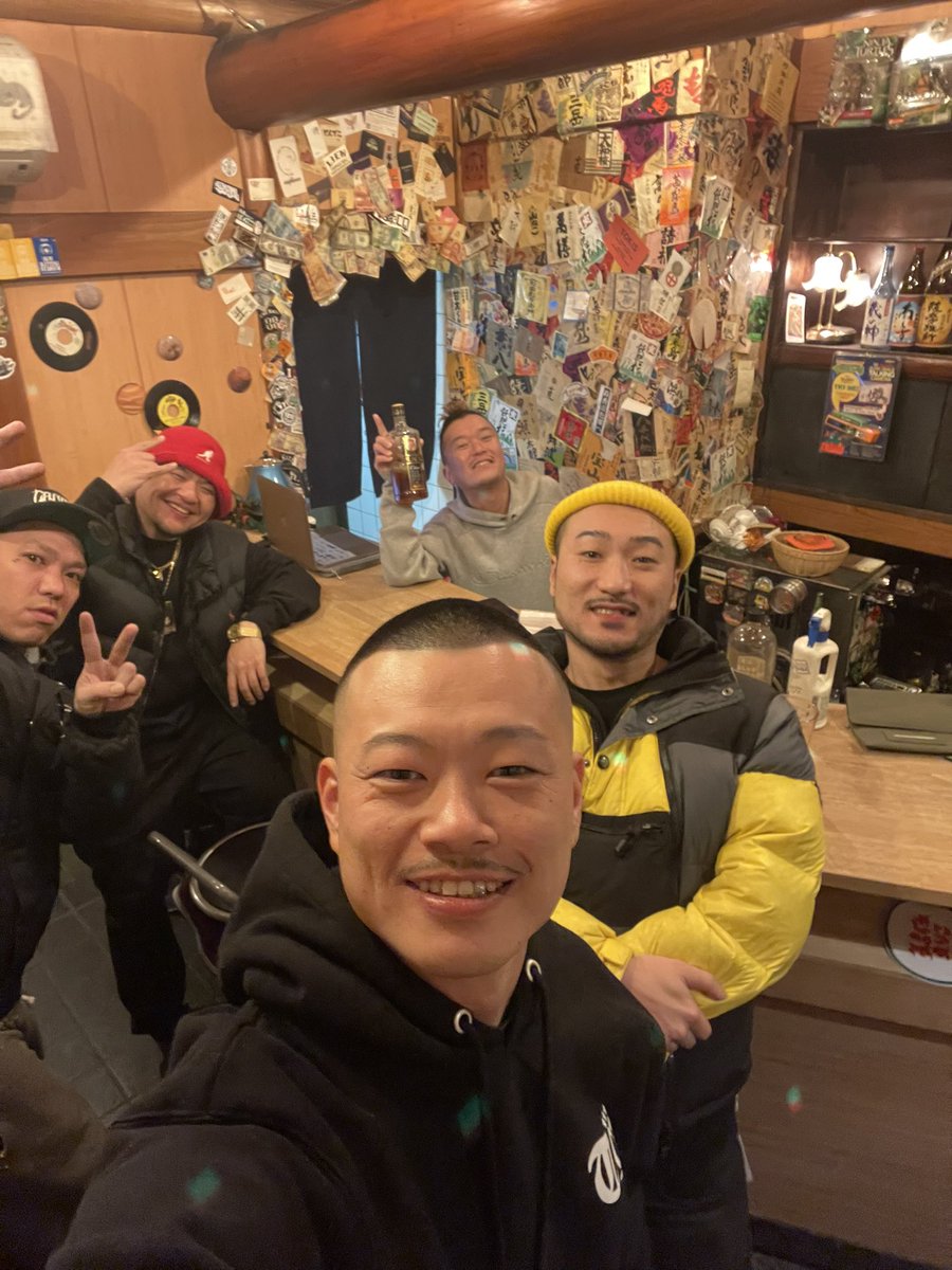 T2KakaMrtee's tweet photo. 週末、浅草にある@JP_ONE くんの飲み屋カワバンガに久々お邪魔しましたが最高でした😊
アールグレイハイボールと
梅しそサワーが激オススメです☝🏽 https://t.co/YZvcOFowpc