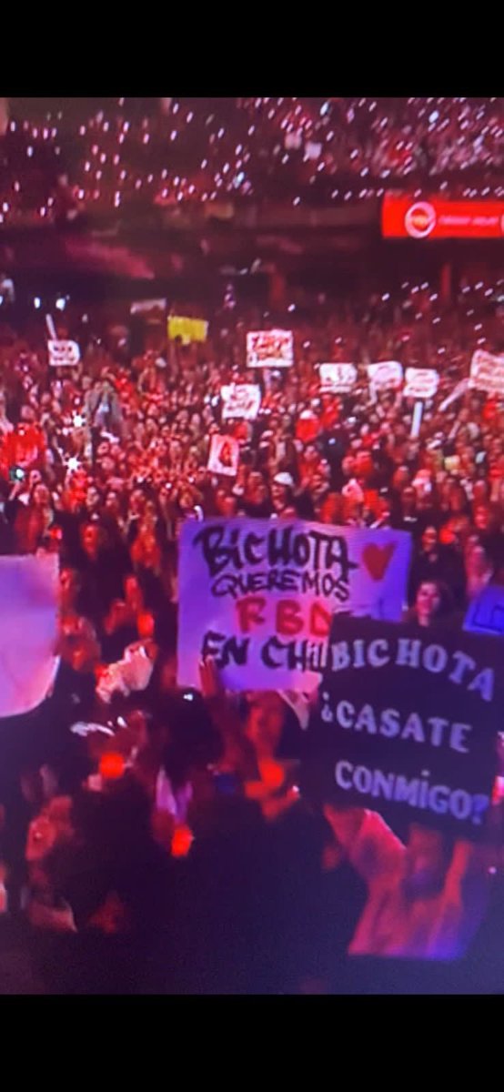 Javieeb's tweet photo. Ayuda @karolg también queremos RBD en Chile @araa__ @Caaaaaamii_ @RBD_oficial https://t.co/2j7emKgq0n