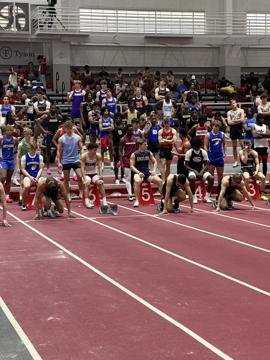 bosimpson21's tweet photo. Ran a pr 7.53 in the 60 meter dash at the Arkansas Indoor meet! Placed 4th in the 60 and 7th in shot for 4a. @TrackSaints @JoshBarrettSC @CoachGrigg https://t.co/lMzgS5rQpS