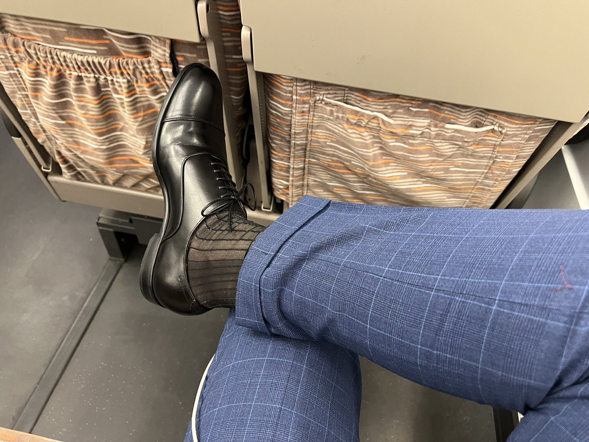 TrampleLeader's tweet image. 一路缺个垫脚的