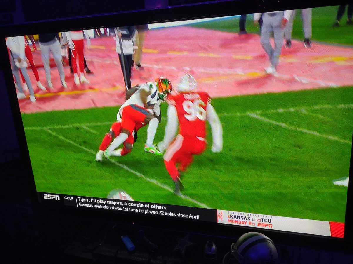 Jackal1353's tweet photo. Halftime ‼️ 
Great first half. Hard hitting. Big plays. 
I love it ❤️🏈 
#XFL #KickOffWeekend 
#Dragons #Defenders https://t.co/Nj42sv3jlF