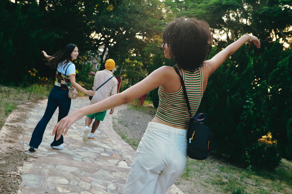 Take your action to explore the world before you running out of the time. Be ready to pack up your dream and ready to go any time to any where. #doughnutofficial #packyourdream #alwaysexploring #Travel  #backpack #happycamper