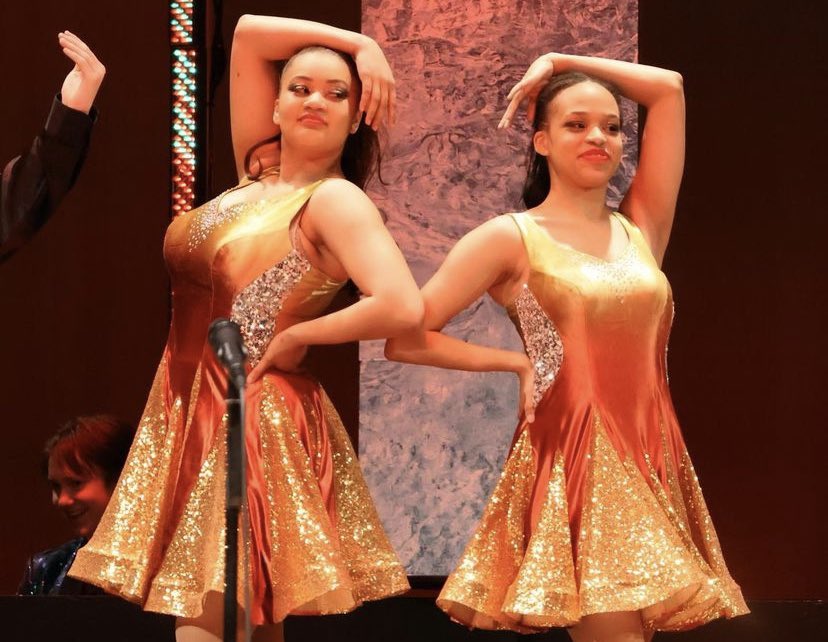 touchofswing's tweet photo. What an amazing start to comp season for Touch of Swing yesterday! Touch of Swing not only performed amazingly enough to earn a spot in finals but also won:
1st Place A Division (Unisex) 
Best Vocal Quality
Best Choreography
Also, congrats to showmanship winner Anna Curren! 💙🧡 https://t.co/Ian1eLWF7M