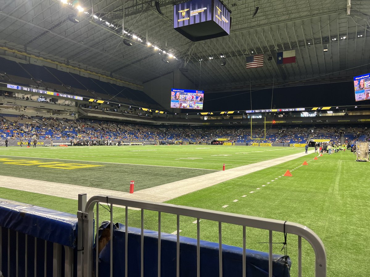Jeremylance210's tweet image. Great time at the #SanAntonioBrahmas home opener! #XFL #HornsForward