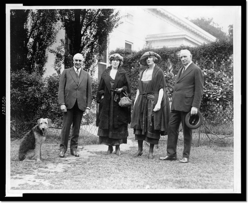 houndsofhope's tweet image. We're marking #PresidentsDay by celebrating some of America's #FirstDogs! Follow us today for some furry "tails" from the @WhiteHouse