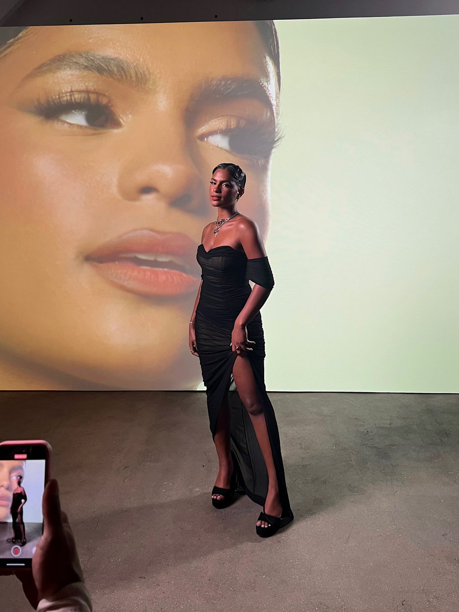 monetmcmichael_'s tweet image. 🥀