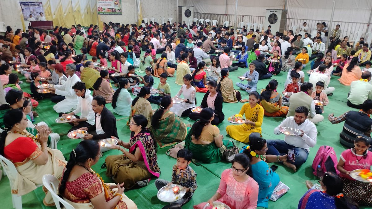 BhedeTejram's tweet photo. Sant Shri Asharamji Bapu
Matru Pitru Pujan Divas
Worldwide Celebration
#ब्रह्मज्ञानी_का_ब्रह्मसंकल्प Aj nahi to kal pura india ye matru pitru pujan karega nahi kar raha hai. https://t.co/8ZtguMvs3P