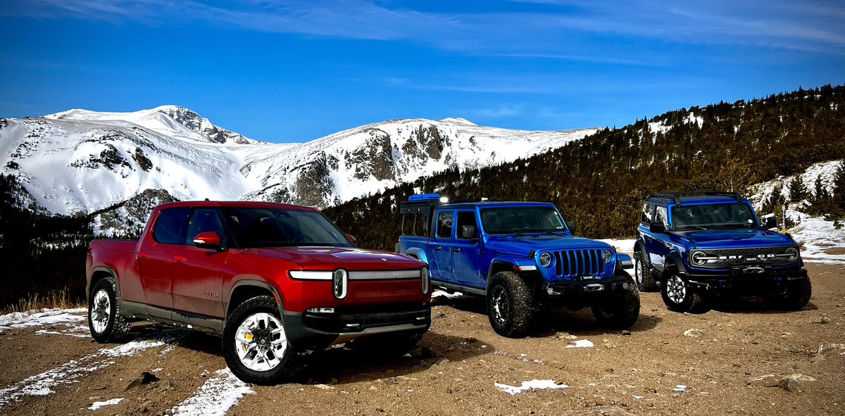 RedneckGuruCO's tweet photo. A #bronco, a #jeep and a golf cart (@Rivian) all did the trails at  Yankee Hill behind Central City Colorado today. Great time!

#offroad #rivian #r1t #ford #bronco #jeep #gladiator #jeepgladiator #colorado #mountains #trail @trailsoffroad https://t.co/x6JlnAzmlT