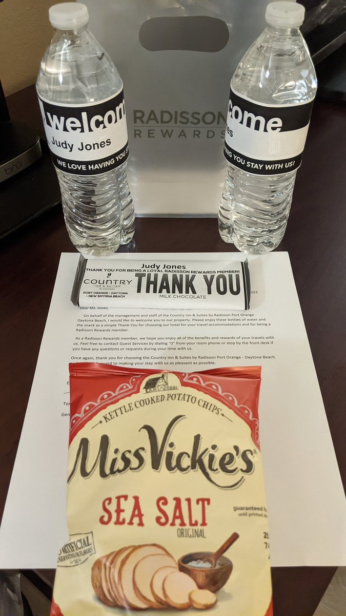 EastGlacierMT's tweet photo. I am beat! It took almost 2hrs to go 9mi to Port Orange for my room at a #Radison @CountryInn & Suites. They won me over with cookies & hot cocoa in the lobby & then personalized snacks, water, & letter in my room. It is the little things that make a difference in CS! 👏👀🇺🇸🚀 https://t.co/JutIPJtIN7