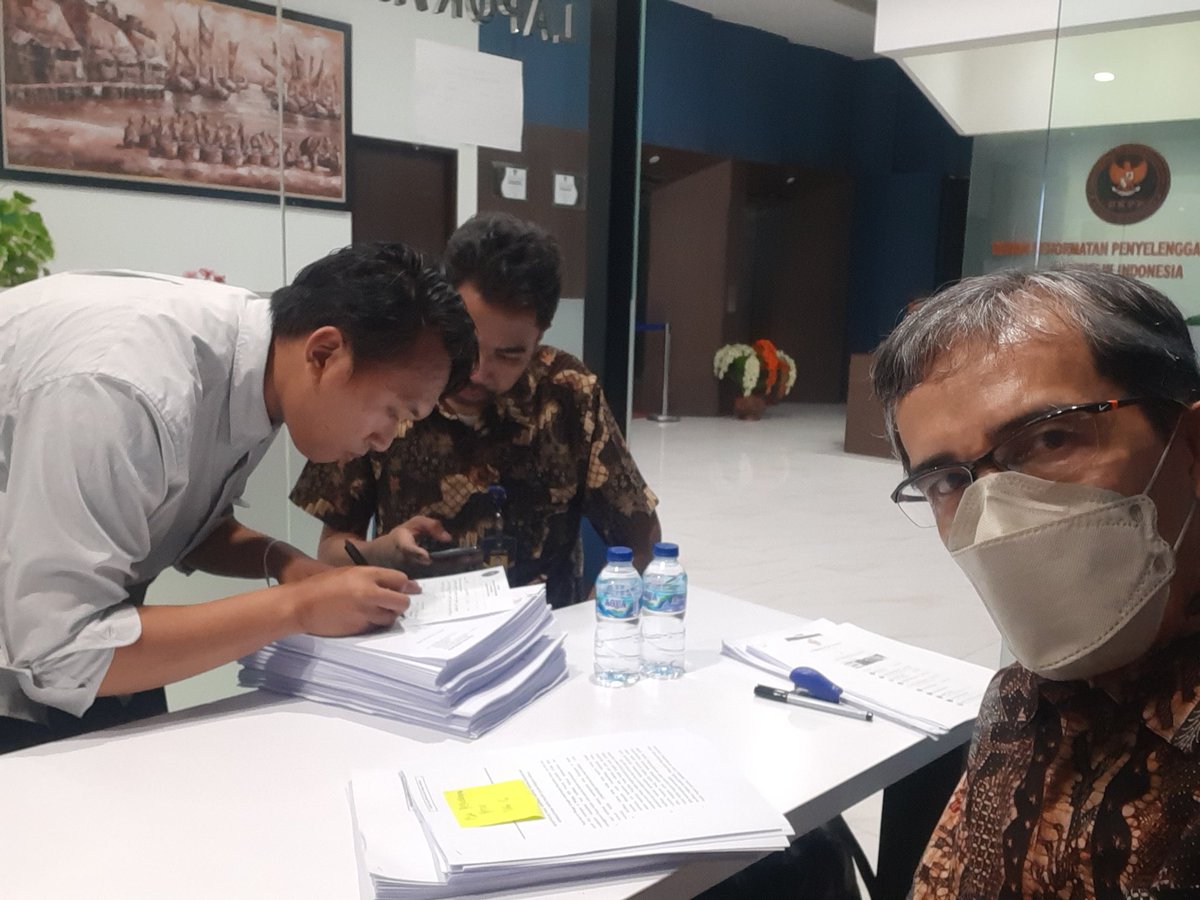 Kamis lalu, ksimpulan, jawaban &amp; bukti tambahan perkara dugaan planggaran etik <a href="/KPU_ID/">KPU RI</a> tlh disampaikn ke  <a href="/DKPP_RI/">DKPP_RI</a> . Skrg menunggu keputusan. Smoga DKPP tdk ragu, obyektif, netral, progresif &amp; tegas dalam mengambil keputusan, demi pemilu yg jujur &amp; dipercaya.
#tolakpemilucurang