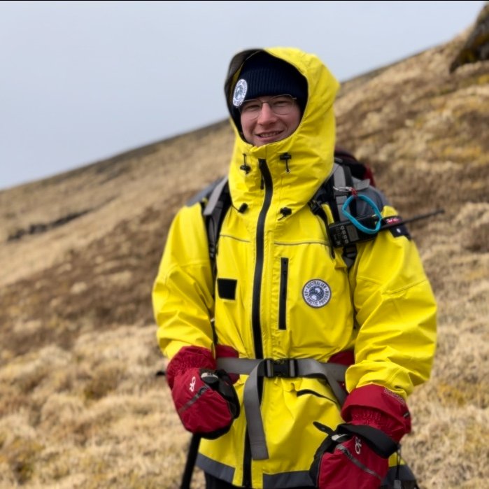 latrobe's tweet photo. Imagine jumping on a ship, knowing you'll be stuck on a remote sub-Antarctic island with no-one but 500,000 penguins to chat to?

That's where #PhD student Sam Beale finds himself, four months into his @saef_arc adventure on Macquarie Island 🐧https://t.co/39Sb1Ye4e9 https://t.co/D7BykUGSKv